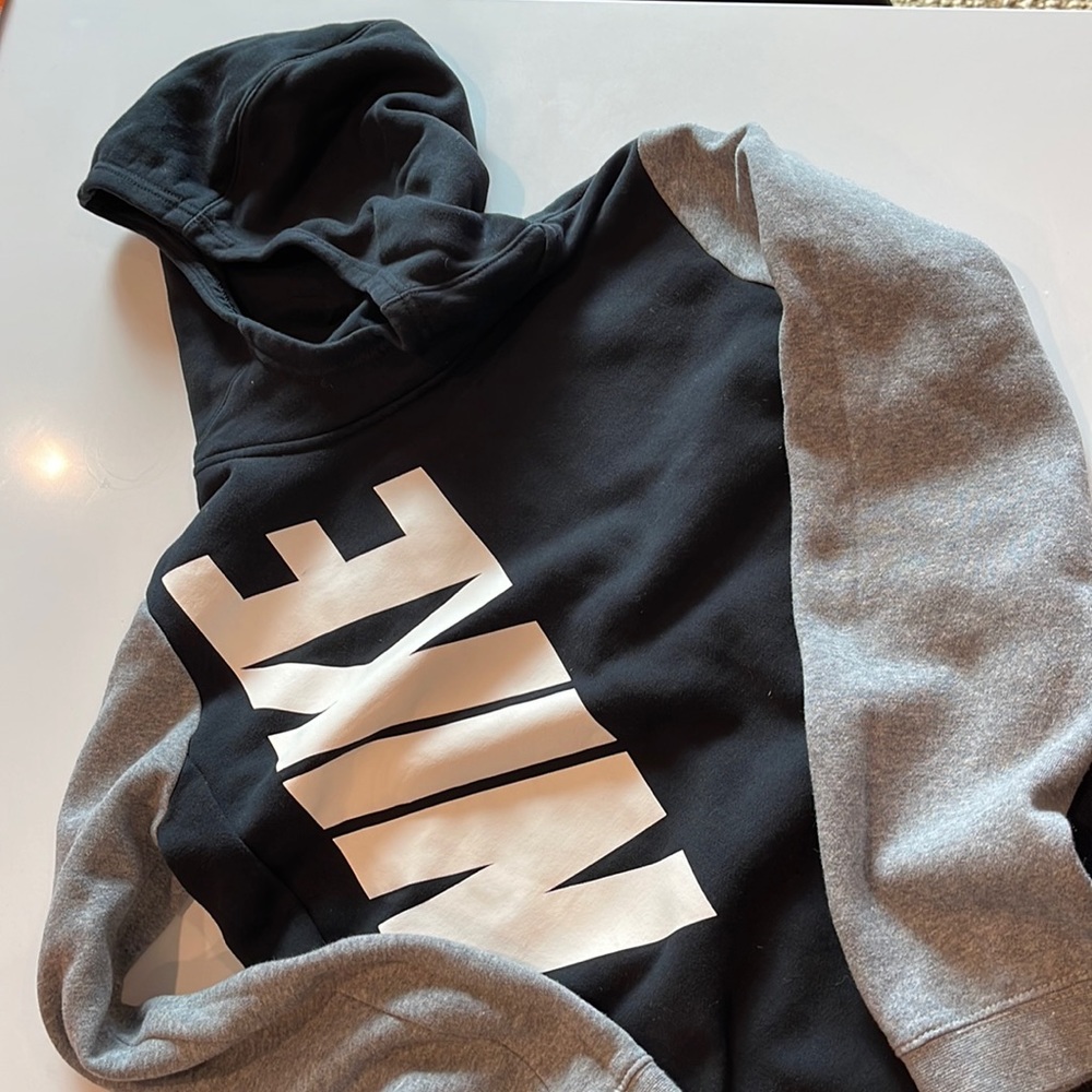 Barely used boys XL Nike pullover hoodie - free shipping